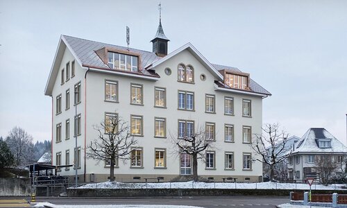 Schulhaus Scheibenstrasse 1